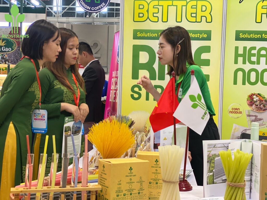 Eco Straws tiếp đón khách tham quan tại HCMC Foodex 2024